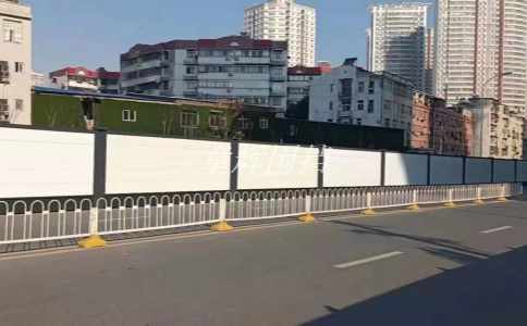 如何利用金屬圍擋確保高速公路行車安全?(高速公路金屬圍擋的應用) 如何利用金屬圍擋確保高速公路行車安全?(高速公路金屬圍擋的應用)