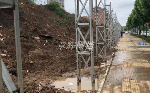 金屬圍擋在工業和物流設施中的作用是什么? 金屬圍擋在工業和物流設施中的作用是什么?